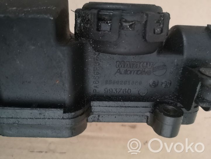 Volvo V50 Cache culbuteur 993760