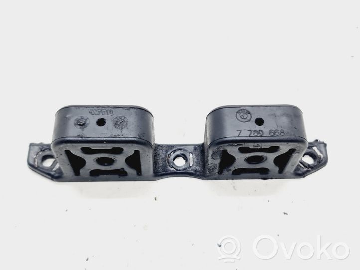 BMW 7 E65 E66 Support / crochet de silencieux d'échappement 7789668