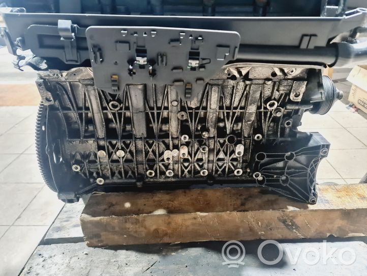 BMW 7 E65 E66 Moteur 23076193