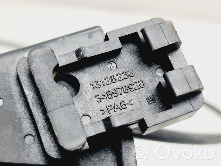 Opel Meriva B Système poignée, câble pour serrure de capot 13128233