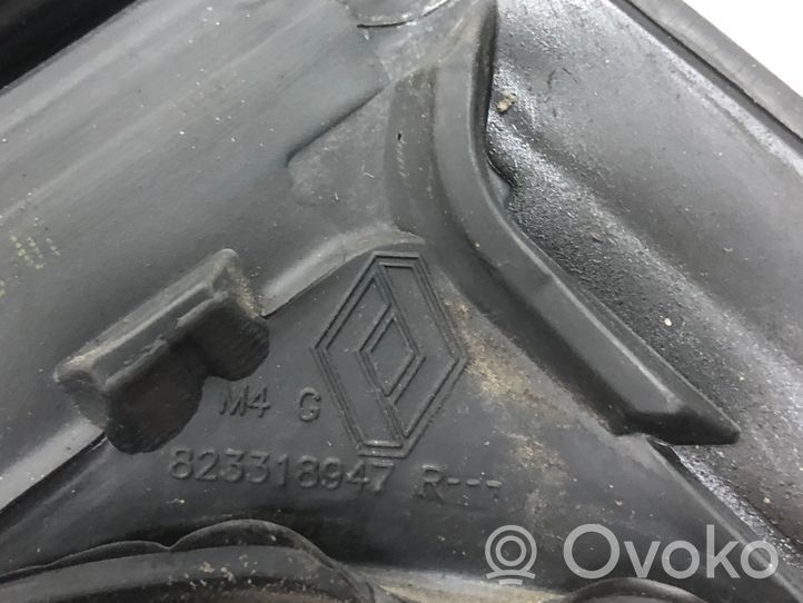 Renault Clio IV Listwa / Uszczelka szyby drzwi tylnych 823318947R