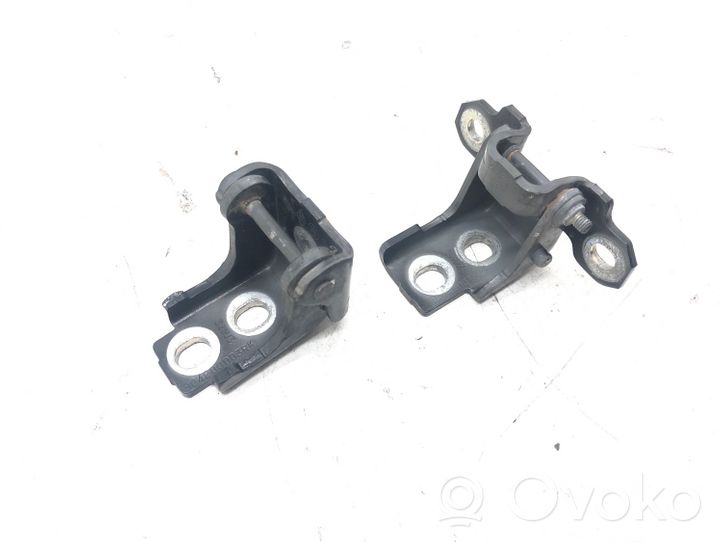 Renault Clio IV Kit de charnières de porte avant 804200003RK