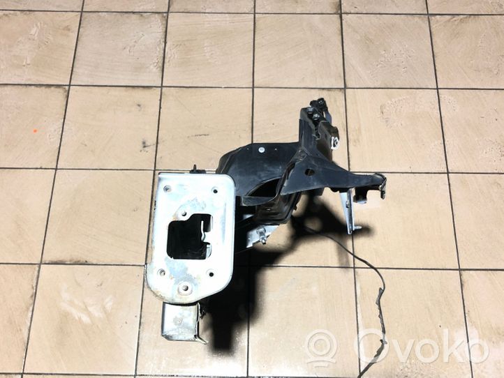 Subaru Outback Longherone lato anteriore 