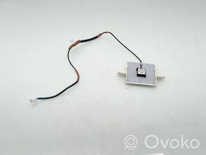 Toyota Land Cruiser (J150) Antena GPS 8686060350