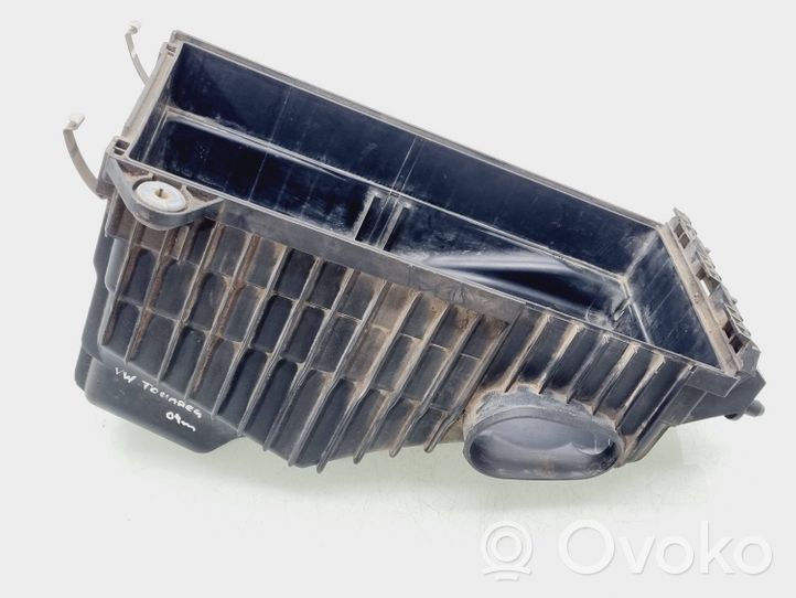 Volkswagen Touareg I Air filter box 0929