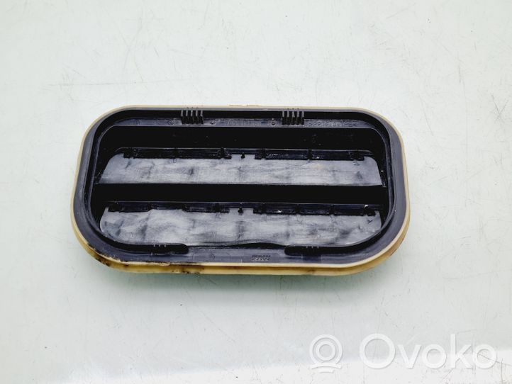 Volkswagen Caddy Quarter panel pressure vent 7L0819181