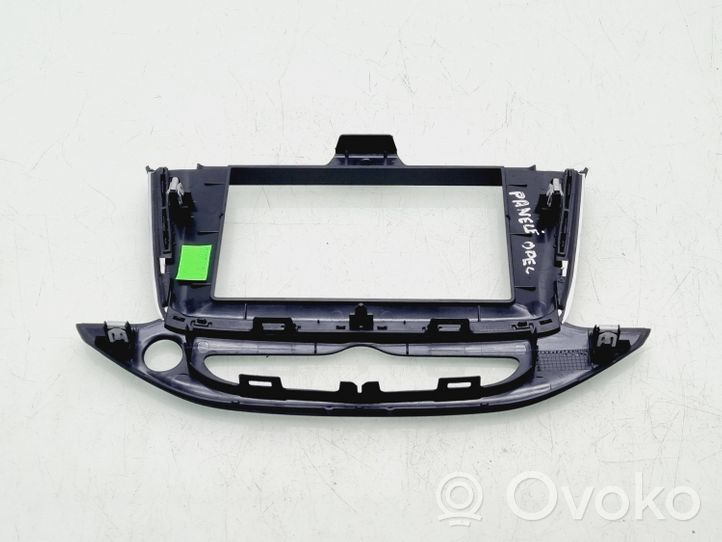 Opel Astra K Radio/GPS head unit trim 39009825