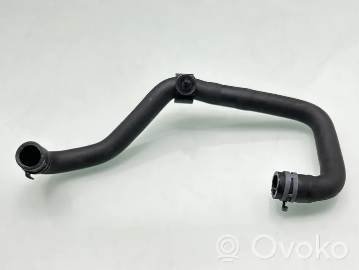 Volkswagen PASSAT B8 Tuyau de liquide de refroidissement moteur 5Q0121063M