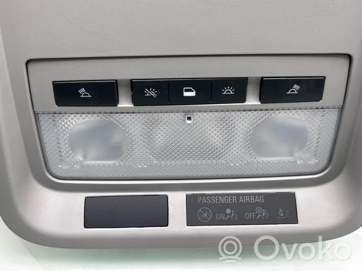 Opel Astra K Фонарь освещения передних мест 13415545