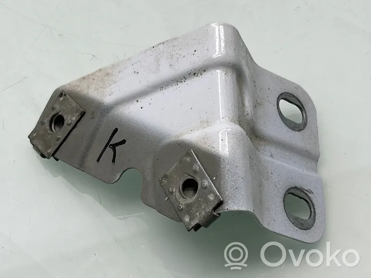 Opel Meriva B Uchwyt / Mocowanie błotnika przedniego 13269780