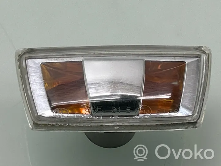 Opel Meriva B Piloto intermitente del guardabarros delantero 13252456