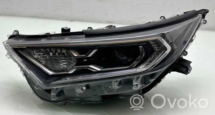 Toyota RAV 4 (XA50) Lampa przednia 02A011