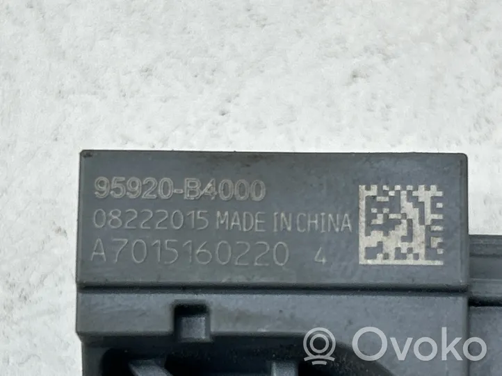 KIA Sorento Airbagsensor Crashsensor Drucksensor 95920B4000