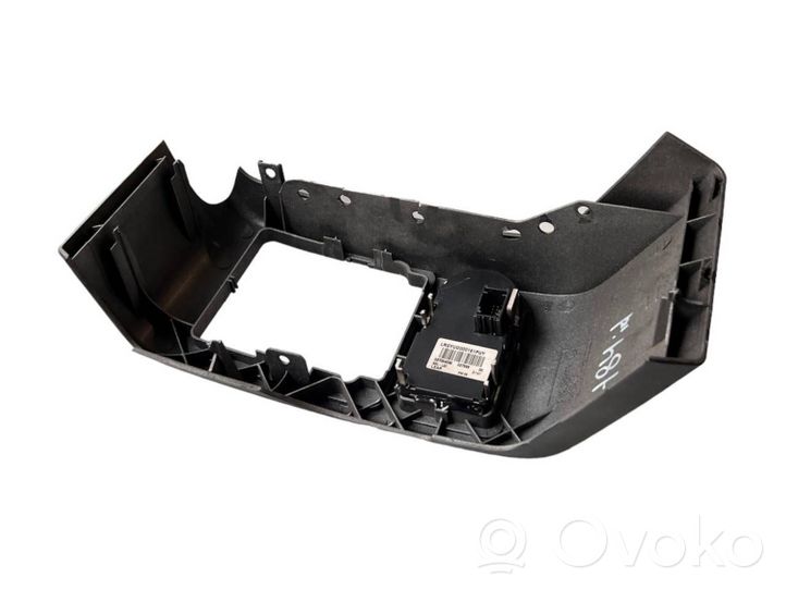 Land Rover Range Rover L322 Cadre, panneau d'unité radio / GPS 8262333