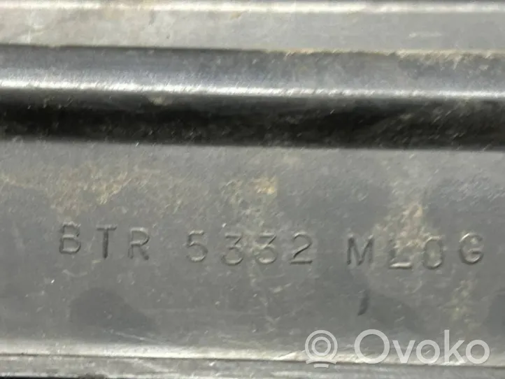 Land Rover Range Rover P38A Etupuskurin ylempi jäähdytinsäleikkö BTR5332