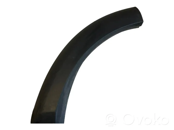 Land Rover Discovery 3 - LR3 Rear arch trim DGP000154