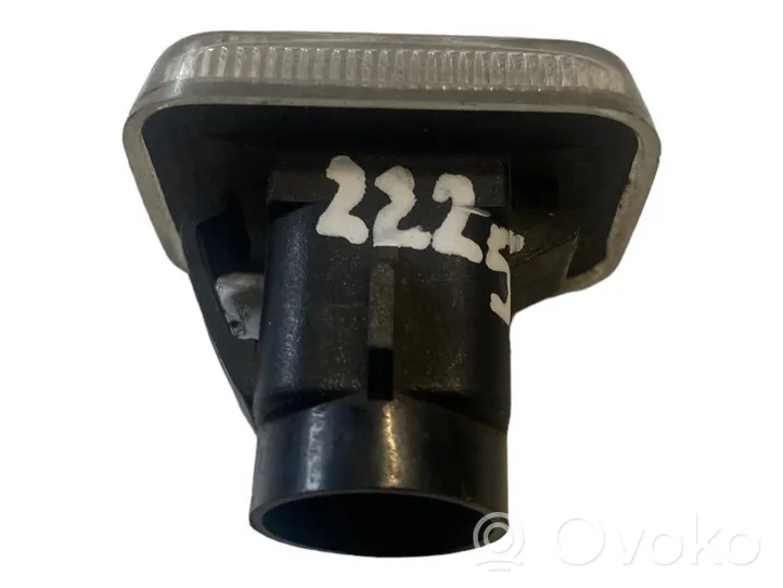 Land Rover Discovery Indicatore di direzione del parafango anteriore E116747