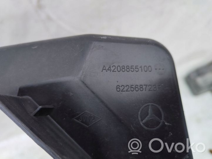 Mercedes-Benz Citan II Välijäähdyttimen ilmanohjauksen ilmakanava A4208855100