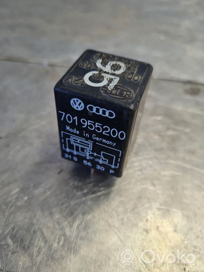 Volkswagen Transporter - Caravelle T4 Light relay 701955200