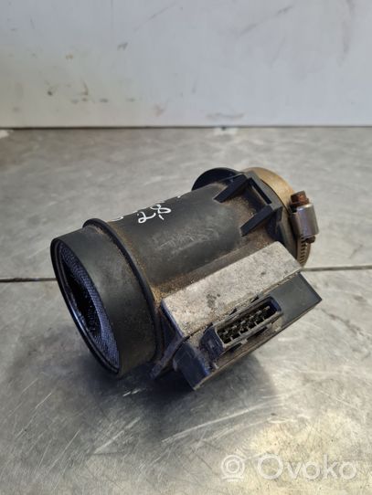 Volkswagen Golf III Mass air flow meter 0280213021