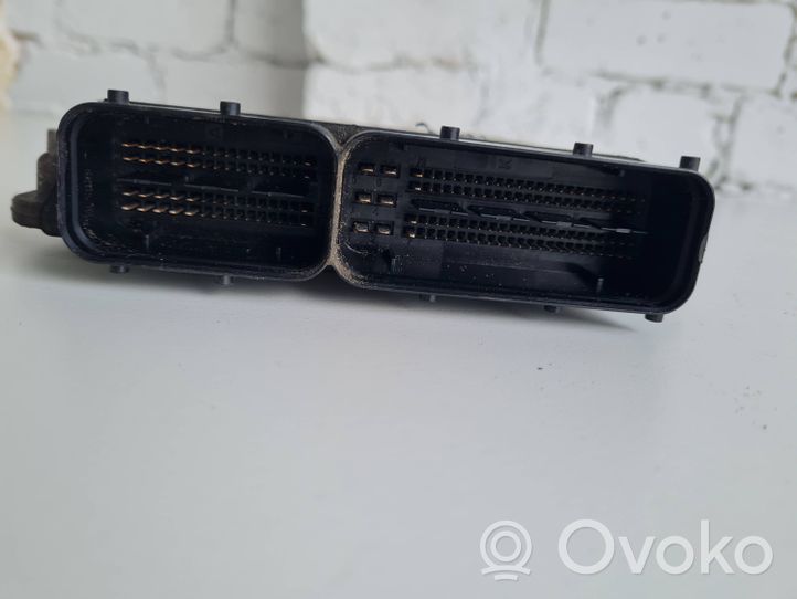 Iveco Daily 35.8 - 9 Calculateur moteur ECU 0281012193