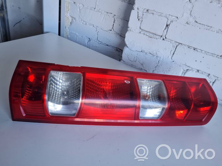 Iveco Daily 35.8 - 9 Rear/tail lights 69500590