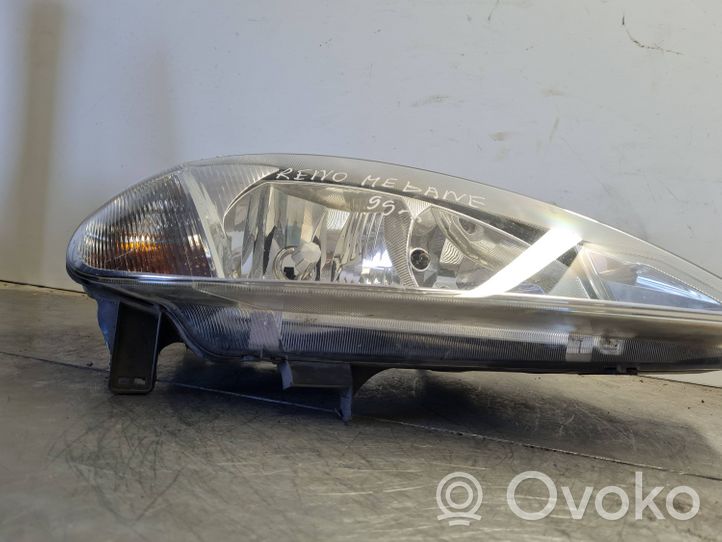 Renault Megane I Lampa przednia 7700427870D