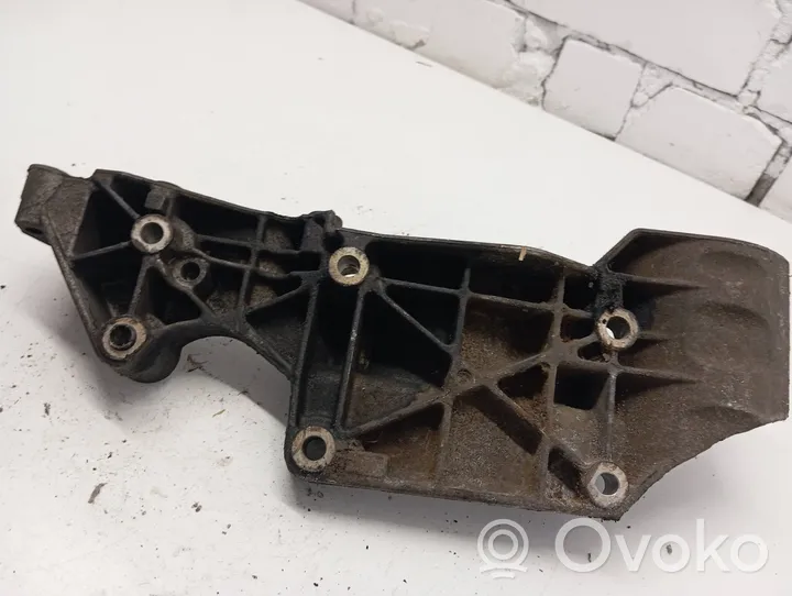 Volkswagen Transporter - Caravelle T5 Generator/alternator bracket 045903143F