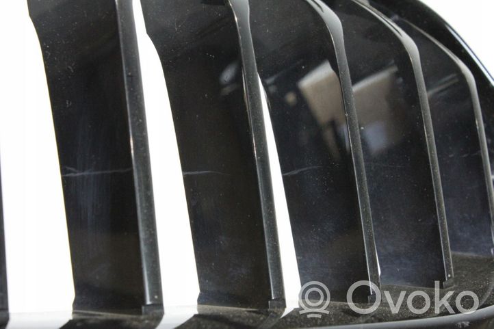 BMW 8 G15 Maskownica / Grill / Atrapa górna chłodnicy 7449420