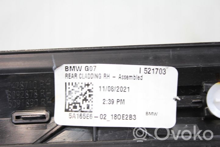 BMW X7 G07 Apdaila galinių durų (moldingas) 