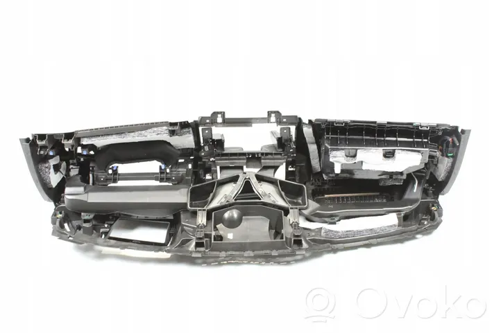 BMW 8 G15 Panel de instrumentos 7950804