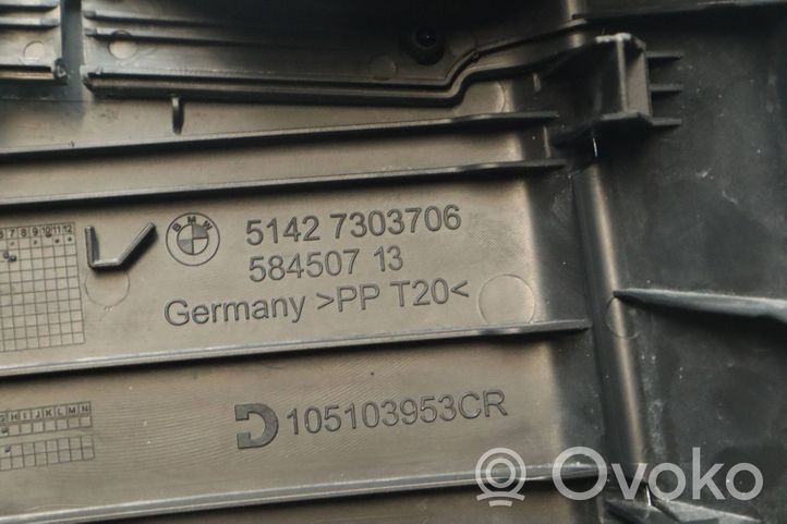 BMW i3 B-pilarin verhoilu (yläosa) 7287936
