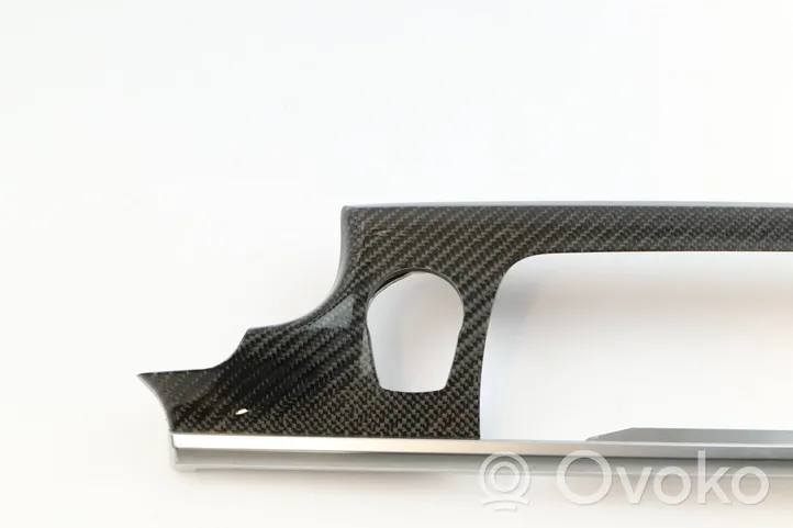 BMW 6 F12 F13 Kojelaudan hansikaslokeron lista 