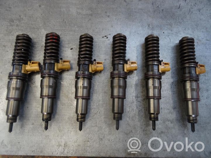 Renault Espace I Injecteur de carburant 21569191