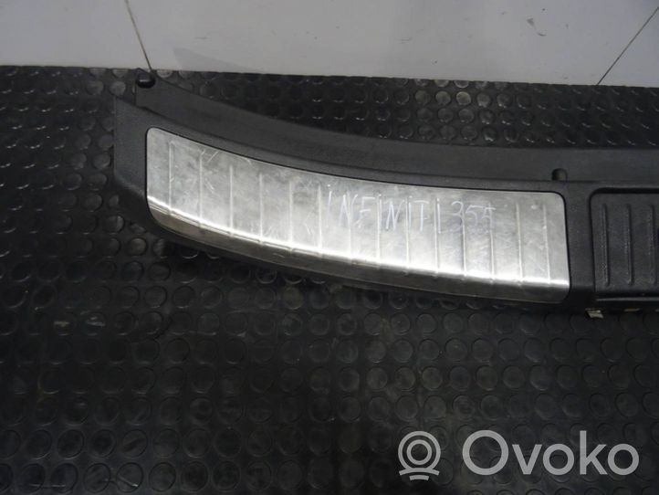 Infiniti FX Protector del borde del maletero/compartimento de carga 849941CA0A