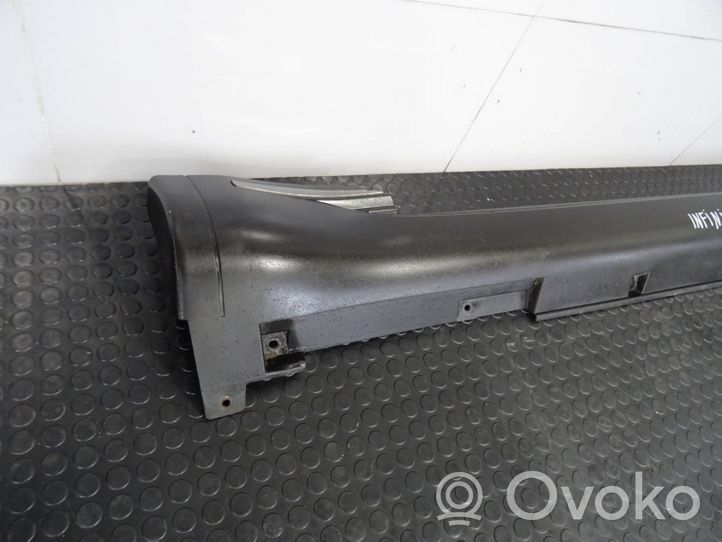 Infiniti FX Side skirt front trim 