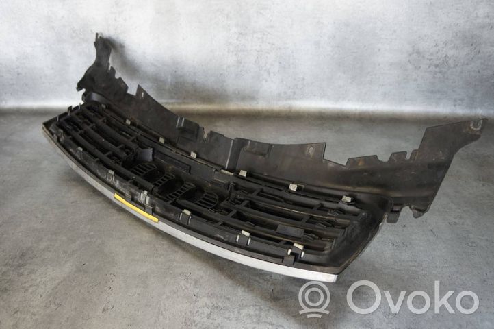 Audi A8 S8 D3 4E Grille calandre supérieure de pare-chocs avant 4E0807653A