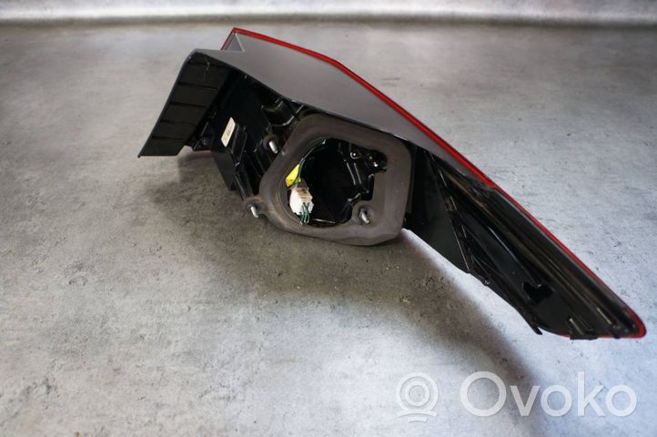 KIA Optima Luz trasera/de freno 92401-2T0