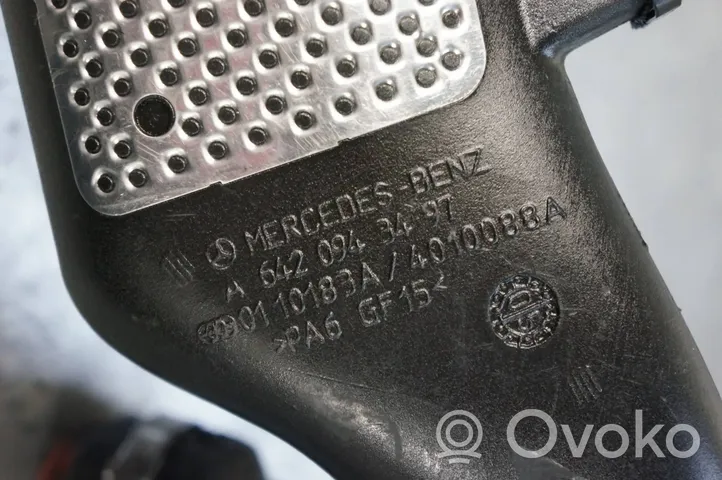 Mercedes-Benz ML W164 Ilmanoton kanavan osa a6420943497