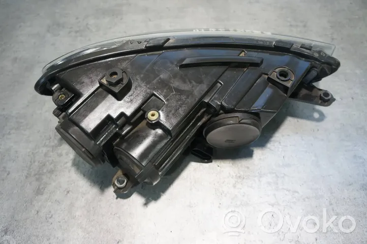 Volkswagen Scirocco Lampa przednia 1K8941005J