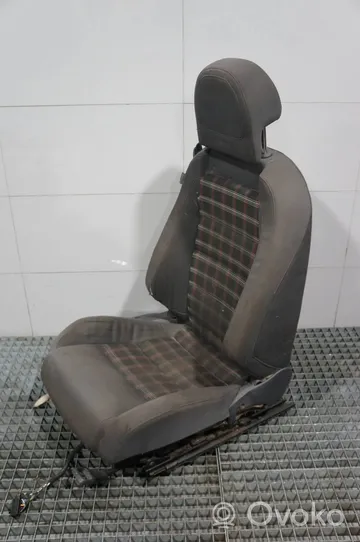 Volkswagen Golf V Fotele / Kanapa / Komplet 