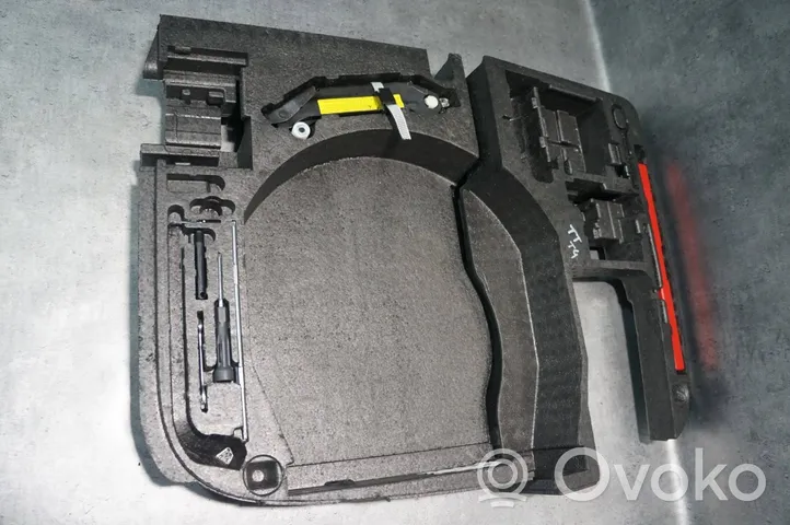 Audi TT TTS Mk2 Kit d’outils 8J0864501F