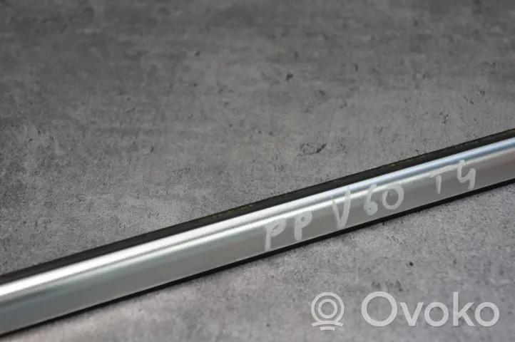 Volvo V60 Rivestimento modanatura del vetro della portiera anteriore 