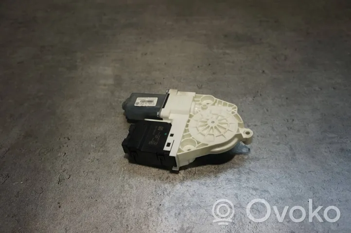Volkswagen PASSAT CC Motorino alzacristalli della portiera posteriore 3C8959704D