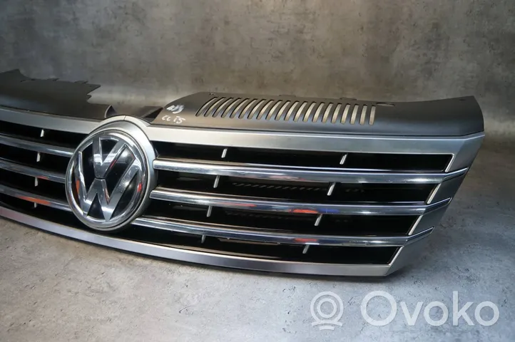 Volkswagen PASSAT CC Griglia anteriore 3C8853653A