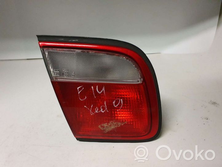 Mazda Xedos 9 Lampy tylnej klapy bagażnika 22661693