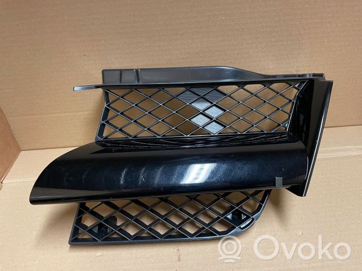 Mitsubishi Outlander Maskownica / Grill / Atrapa górna chłodnicy MR971687