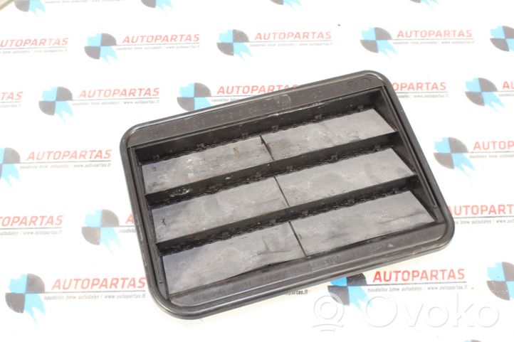 BMW 4 G22 G23 G24 G26 Kratka wentylacyjna pod zderzakiem tylnym 9176945