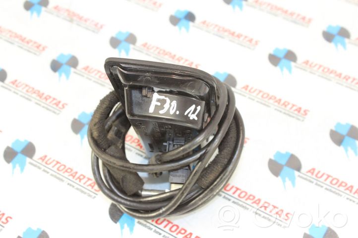 BMW 3 F30 F35 F31 USB socket connector 9207357