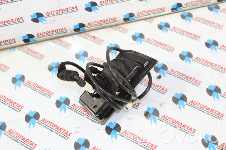 BMW 3 F30 F35 F31 Gniazdo / Złącze USB 9207358